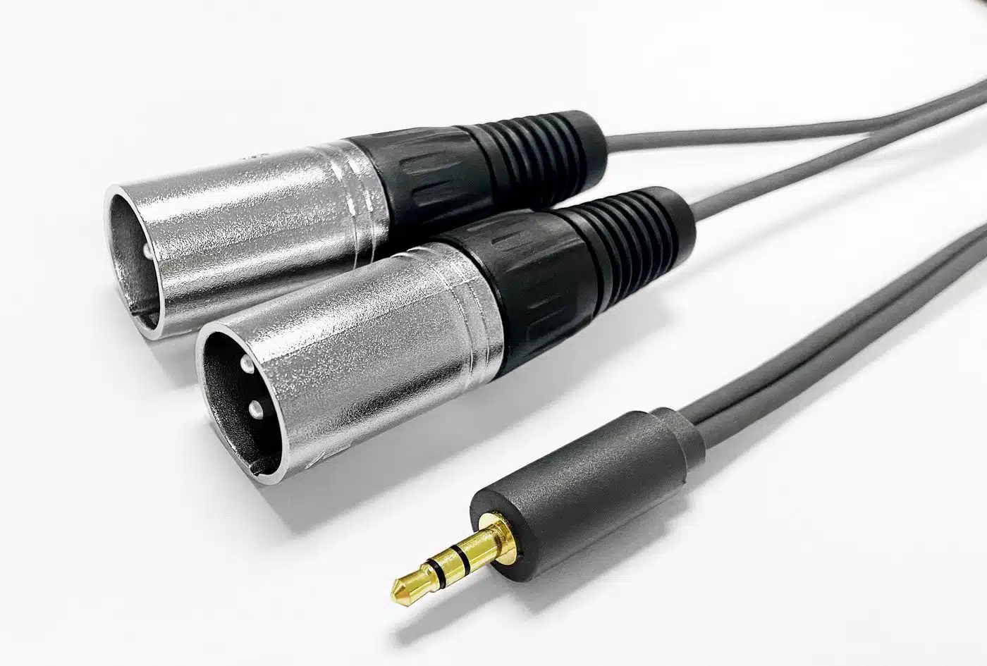 Vivolink 3.5MM CABLE to 2 x XLR male  10m